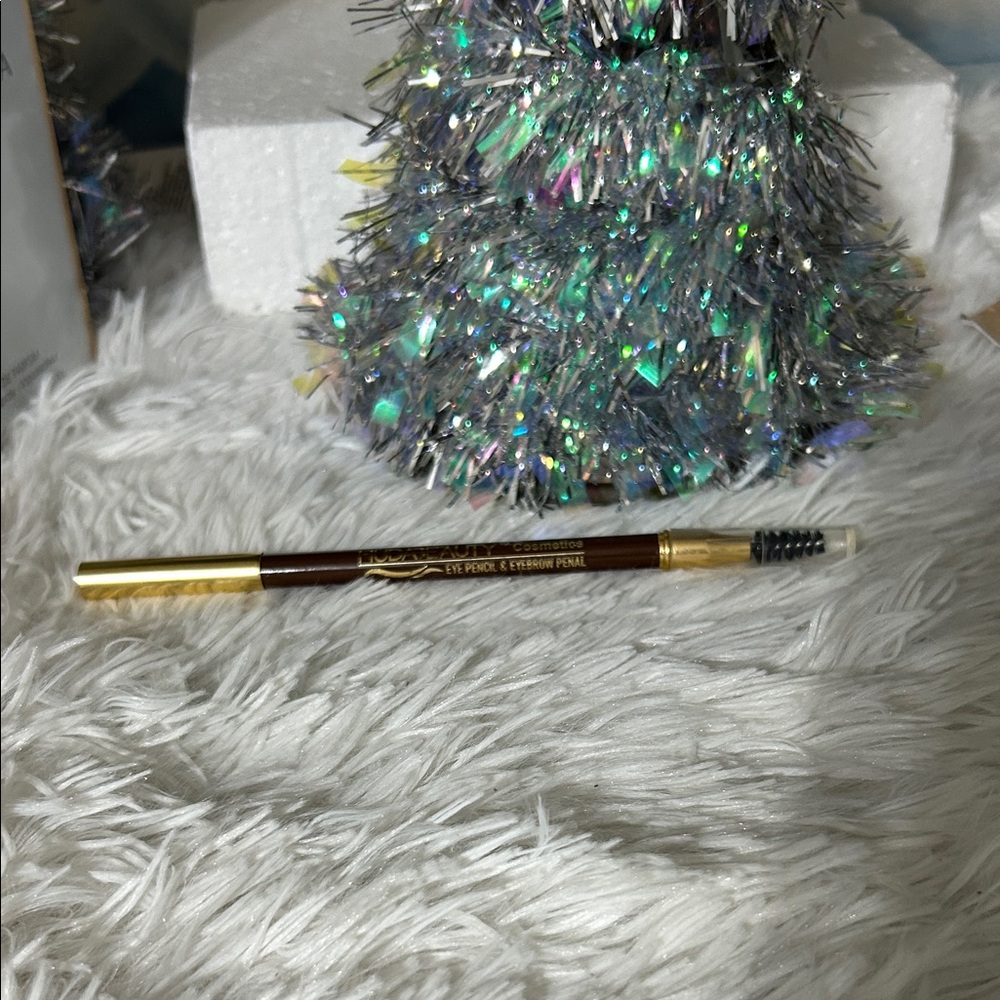 Dual-Ended Brown Eyeliner Pencil with Brush